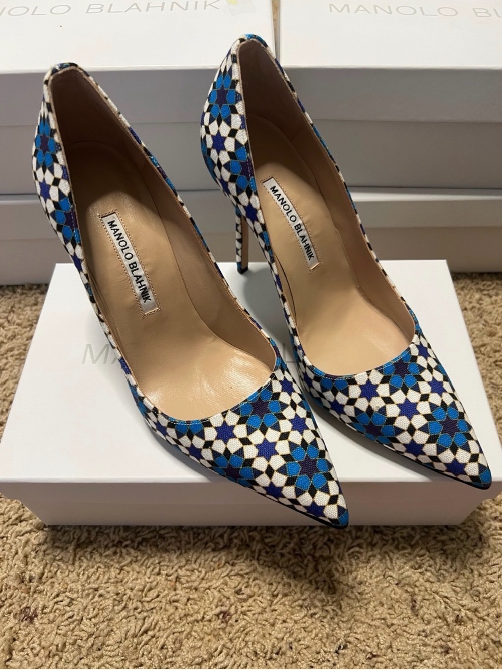 Manolo Blahnik Blue and White Geometric Pointed-Toe Pump